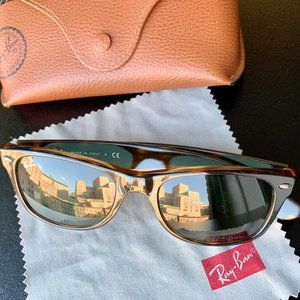 Ray-Ban New Wayfarer Classic - Small - EUC